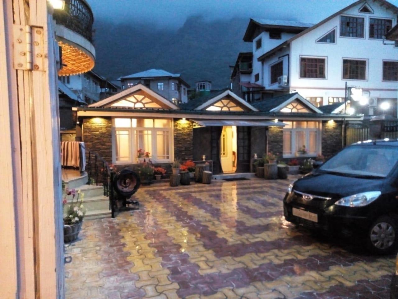 Srinagar Group Of Hotels ภายนอก รูปภาพ