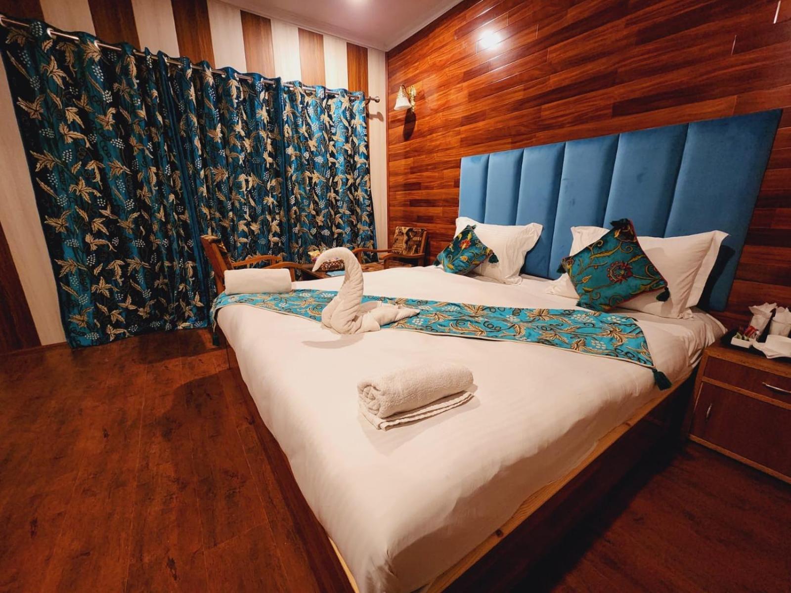 Srinagar Group Of Hotels ภายนอก รูปภาพ