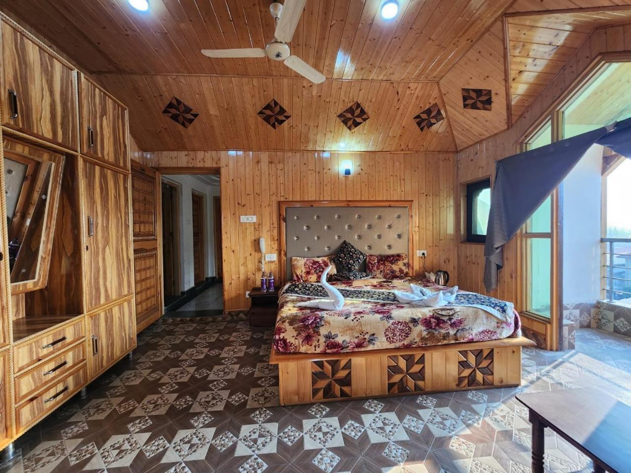 Srinagar Group Of Hotels ภายนอก รูปภาพ