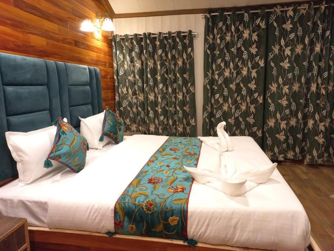 Srinagar Group Of Hotels ภายนอก รูปภาพ