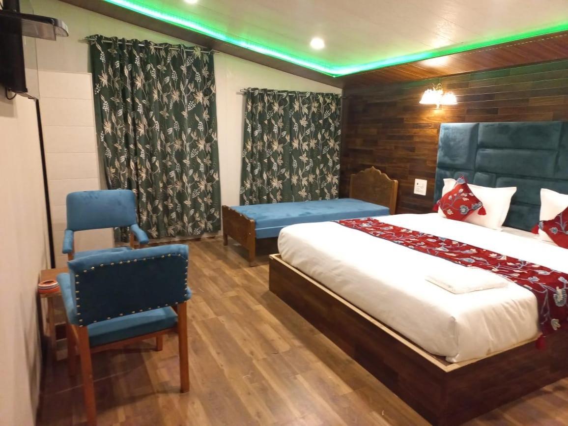 Srinagar Group Of Hotels ภายนอก รูปภาพ