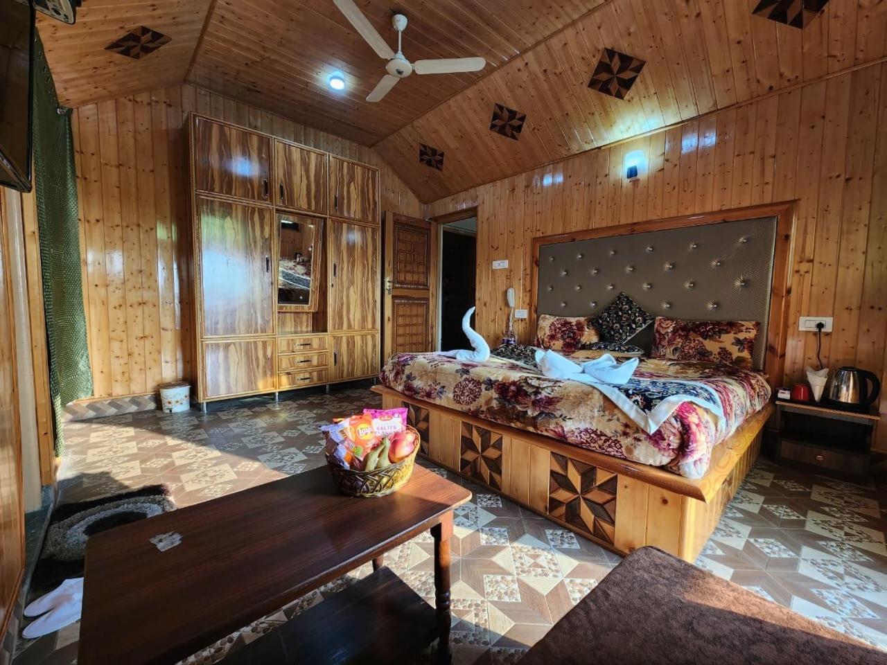 Srinagar Group Of Hotels ภายนอก รูปภาพ