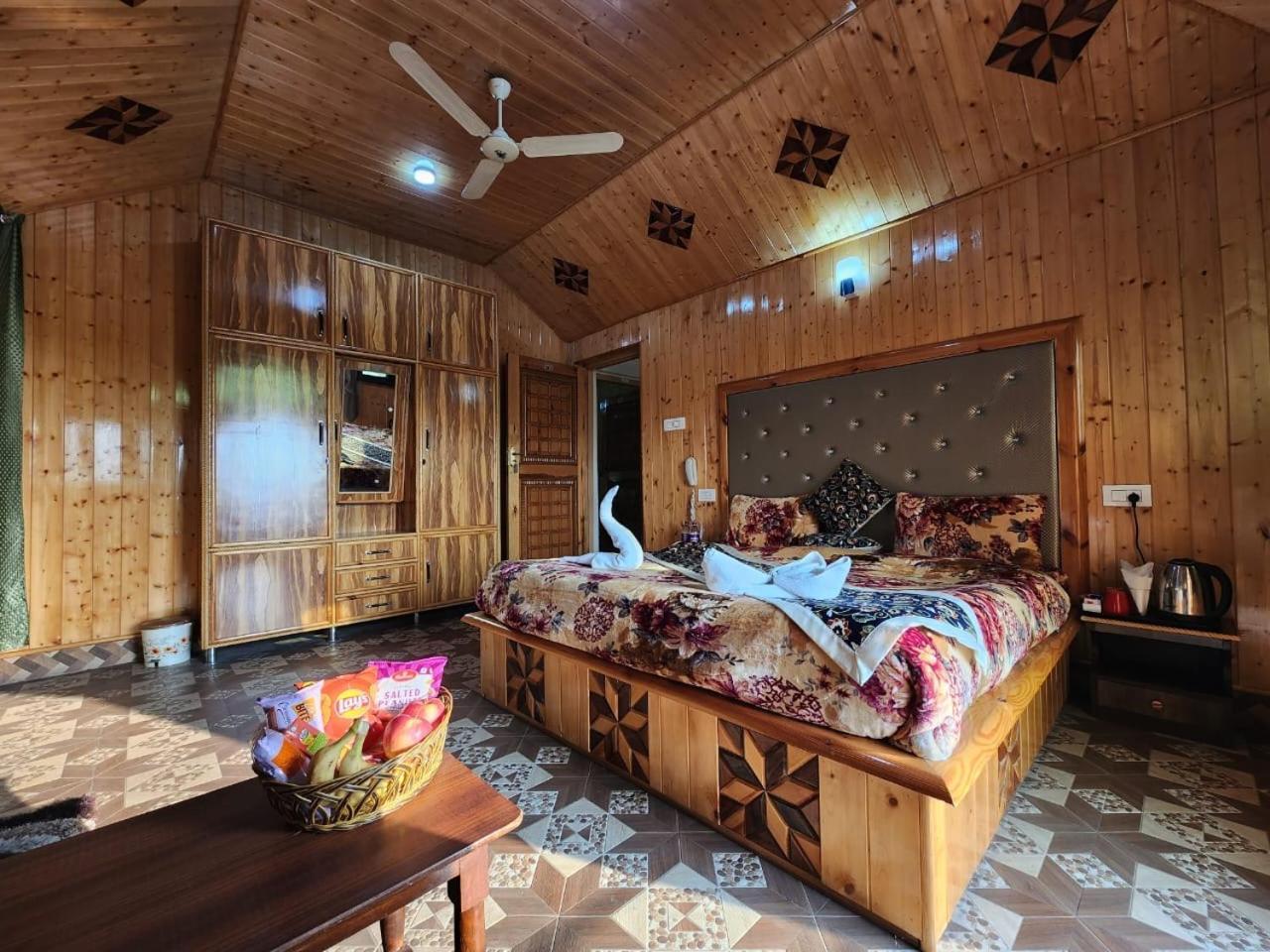 Srinagar Group Of Hotels ภายนอก รูปภาพ