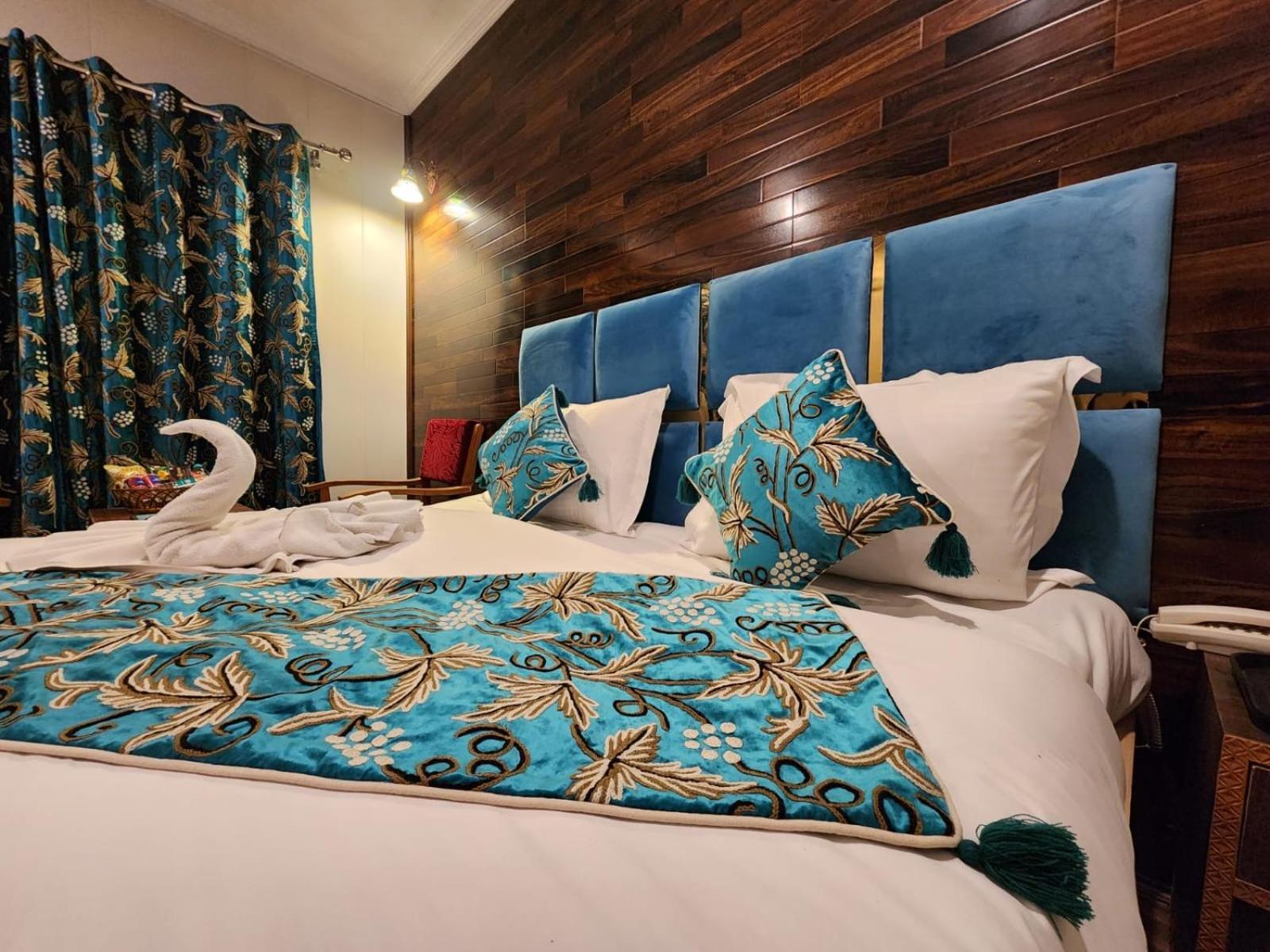 Srinagar Group Of Hotels ภายนอก รูปภาพ