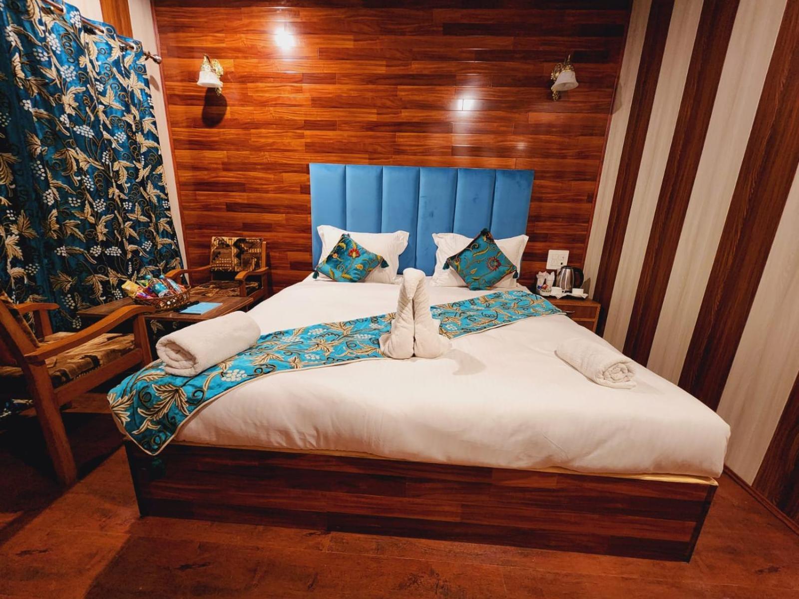 Srinagar Group Of Hotels ภายนอก รูปภาพ